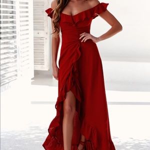 Flowing Hello Molly Sweeter Than Honey Maxi Dress Red Size S